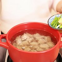迷迭香：莲藕排骨汤的做法图解5