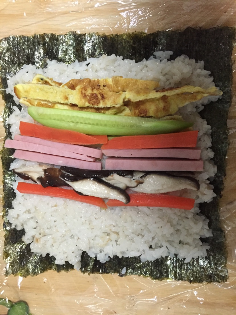 紫菜包饭（不用寿司帘也能做）的做法图解6