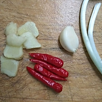 麻辣剁椒蒸鱼的做法图解2