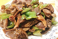 青椒炒鸡心鸭胗的做法