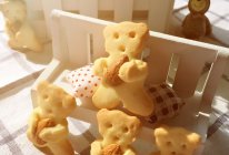 萌熊抱杏仁饼干的做法