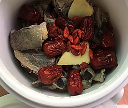红枣枸杞乌鸡汤的做法