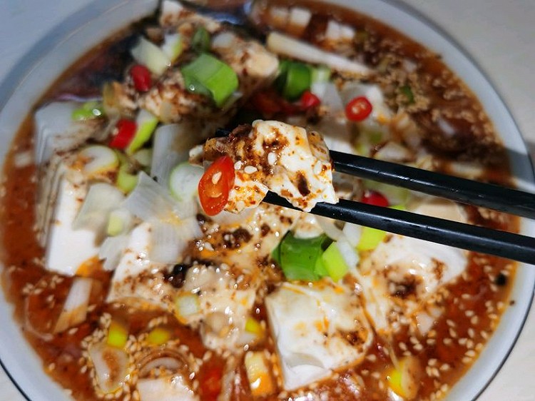 重庆老字号小吃，超下饭的淋汁豆腐~的做法