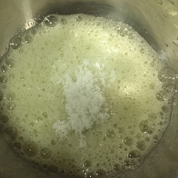 6寸戚风蛋糕的做法图解3