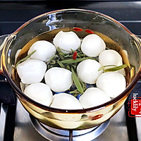 【祺宝家厨】杭州经典名菜：西湖莼菜鱼圆汤的做法图解3
