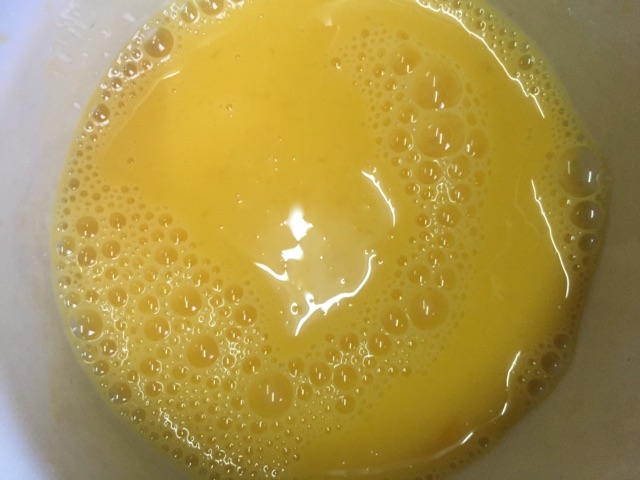 藏红花蒸蛋活血化瘀的做法图解3