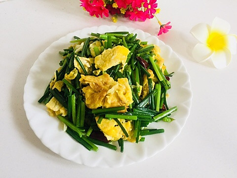韭菜苔炒鸡蛋的做法