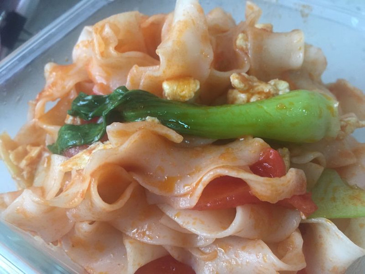 西红柿鸡蛋炒刀削的做法