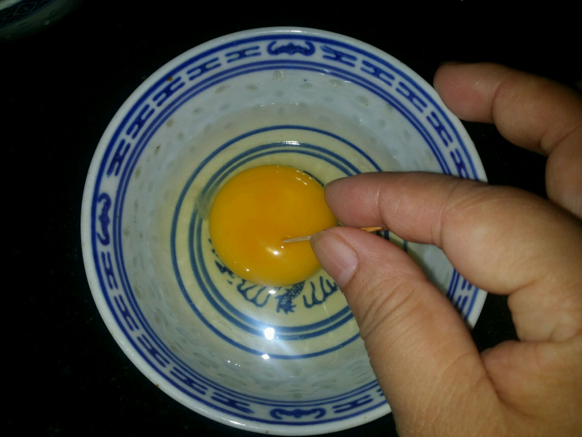 花式吃蛋丨一枚形状完美、吹弹可破的水波蛋是如何炼成的
