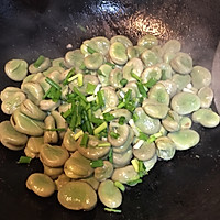 清炒蚕豆的做法图解4
