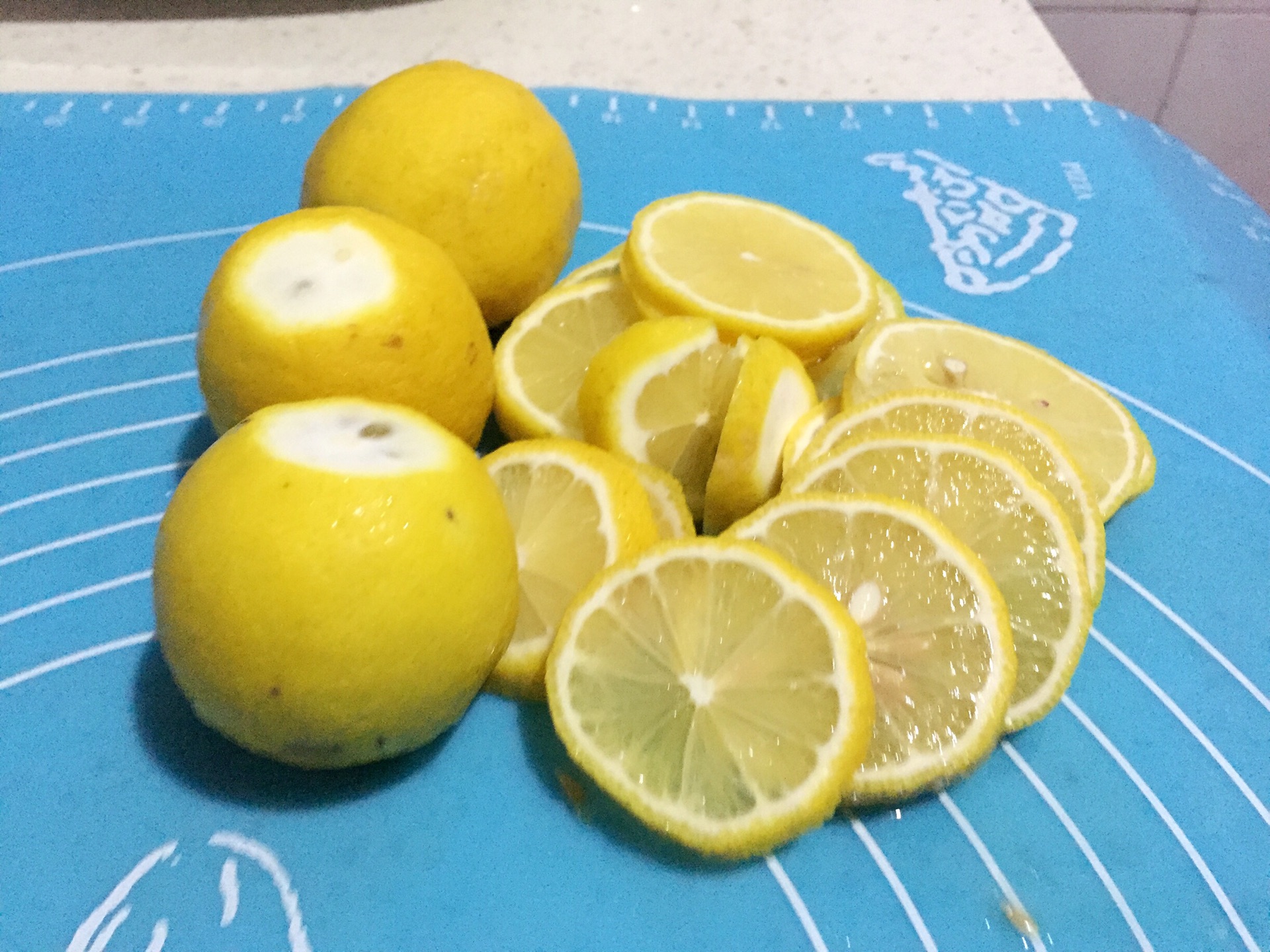 【中餐厅】赵薇推荐的蜂蜜柠檬怎么做_【中餐厅】赵薇推荐的蜂蜜柠檬的做法_豆果美食