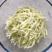 #夏日消暑，非它莫属#西葫芦鸡蛋饺子的做法图解2
