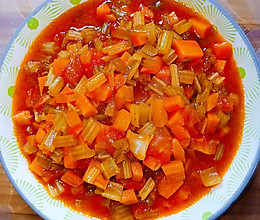 素炒胡萝卜芹菜西红柿叮的做法