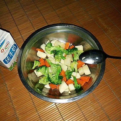 健康减肥蔬菜水果沙拉