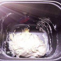 奶香豆沙餐包#东菱云魔法云面包机#的做法图解3