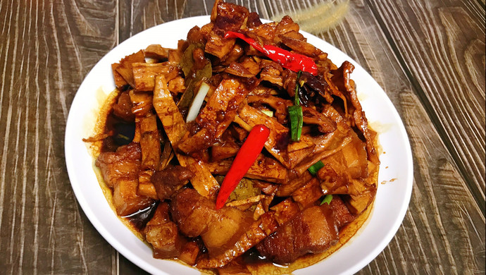 五花肉焖笋干