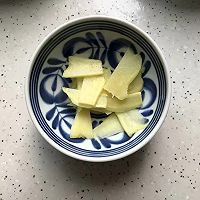 胡萝卜玉米红枣排骨汤的做法图解6