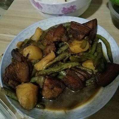 红烧肉炖豆角土豆