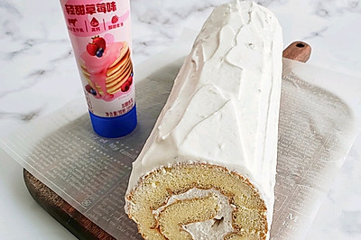 草莓炼奶蛋糕卷