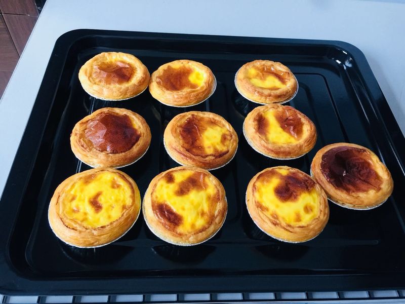 Milk flavored egg tarts