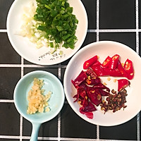 麻辣酸菜鱼的做法图解1