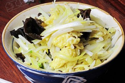 韭黄炒鸡蛋