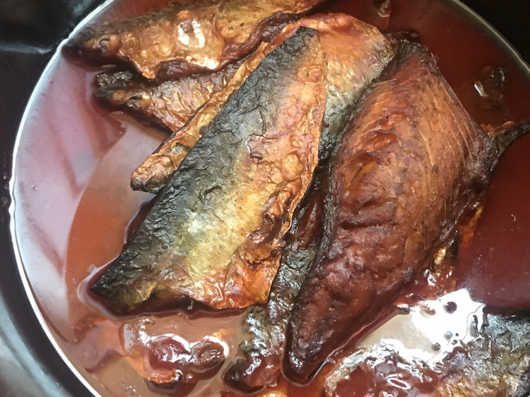 茄汁鲅鱼罐头的做法