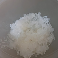 桂花糖雪梨雪耳羹的做法图解1