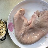 莲子猪肚汤的做法图解1