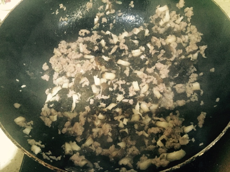 下饭菜：香菇鸡蛋肉酱的做法图解4