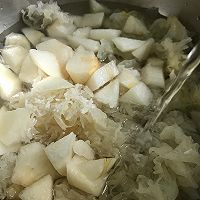 清热生津 清心润肺 银耳雪梨粥#柏翠辅食节-健康食疗#的做法图解5