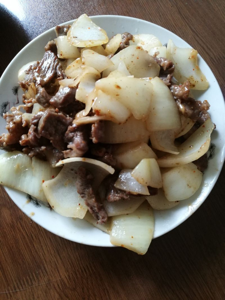 牛肉炒洋葱的做法