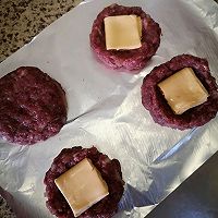 蓝纹奶酪爆浆牛肉汉堡的做法图解2