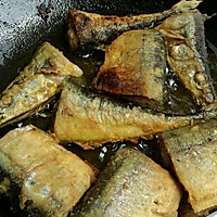 秋刀鱼（弟弟喜欢的做法）的做法图解1
