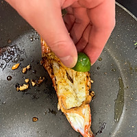 黄油蒜茸煎大斑节虾的做法图解7