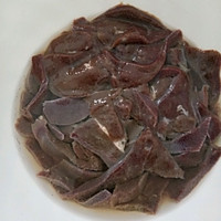 猪肝青菜汤的做法图解1