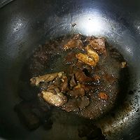 蘑菇炒肉的做法图解6