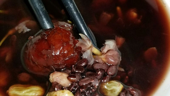 黑米红枣茉莉粥