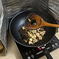 #名厨汁味正当夏#超下饭的香菇焖鸡的做法图解7