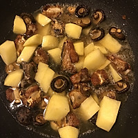 土豆香菇炖排骨的做法图解5