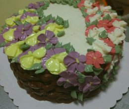 奶油蛋糕三色堇裱花的做法