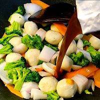 #2022烘焙料理大赛料理组复赛#圣迪乐椰香时蔬咖喱鱼丸的做法图解4