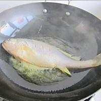 家常酱烧黄花鱼的做法图解3