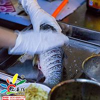 蒜香味纸包鱼;的做法图解1