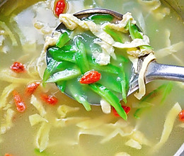 香浓的鱼汤也可以很青秀~苦瓜海鱼汤的做法