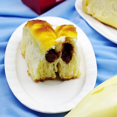 沙拉豆沙排包