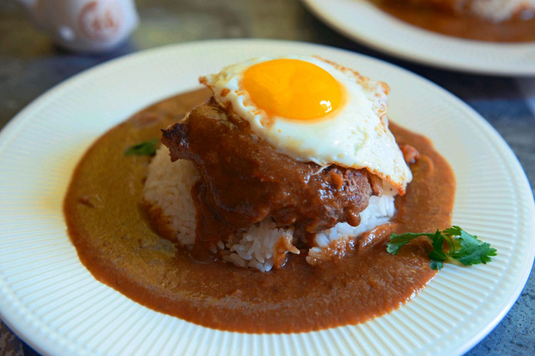 千万不要试-夏威夷的代表菜LOCO MOCO牛肉汉堡饭的做法