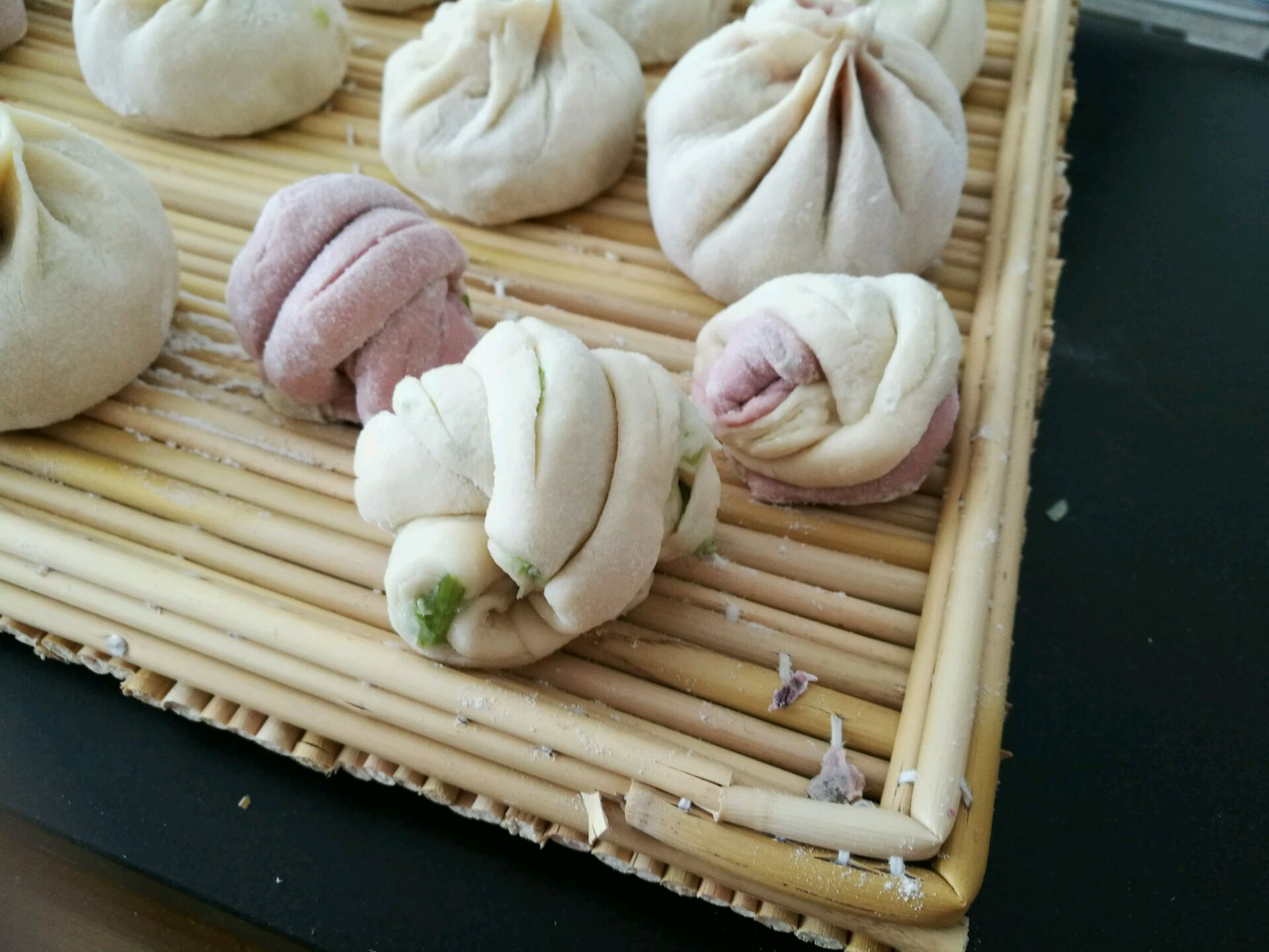 包菜木耳香菇包子怎么做_包菜木耳香菇包子的做法_豆果美食