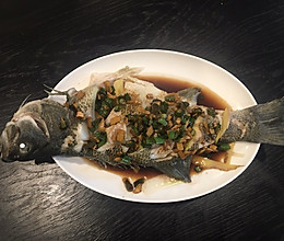 蒸鱼 简单好吃 不需要浇油的做法