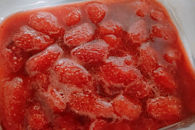 炼奶草莓冻